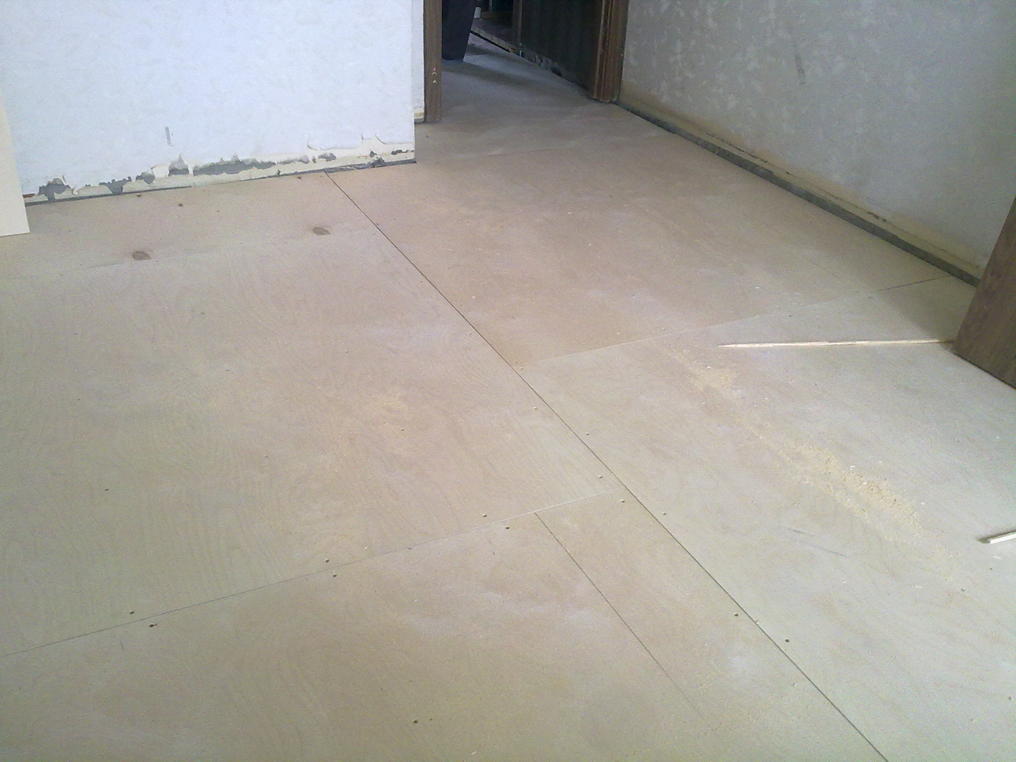 Шпунтованная дсп для пола. Фанера под линолеум. Выравниватель для пола под линолеум. Листы на пол под линолеум. Листы на пол под линолеум.